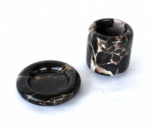 Two Portoro marble bowls. Sergio Asti, circa 1970. Estimates: 400-500 euros. Nova Ars image