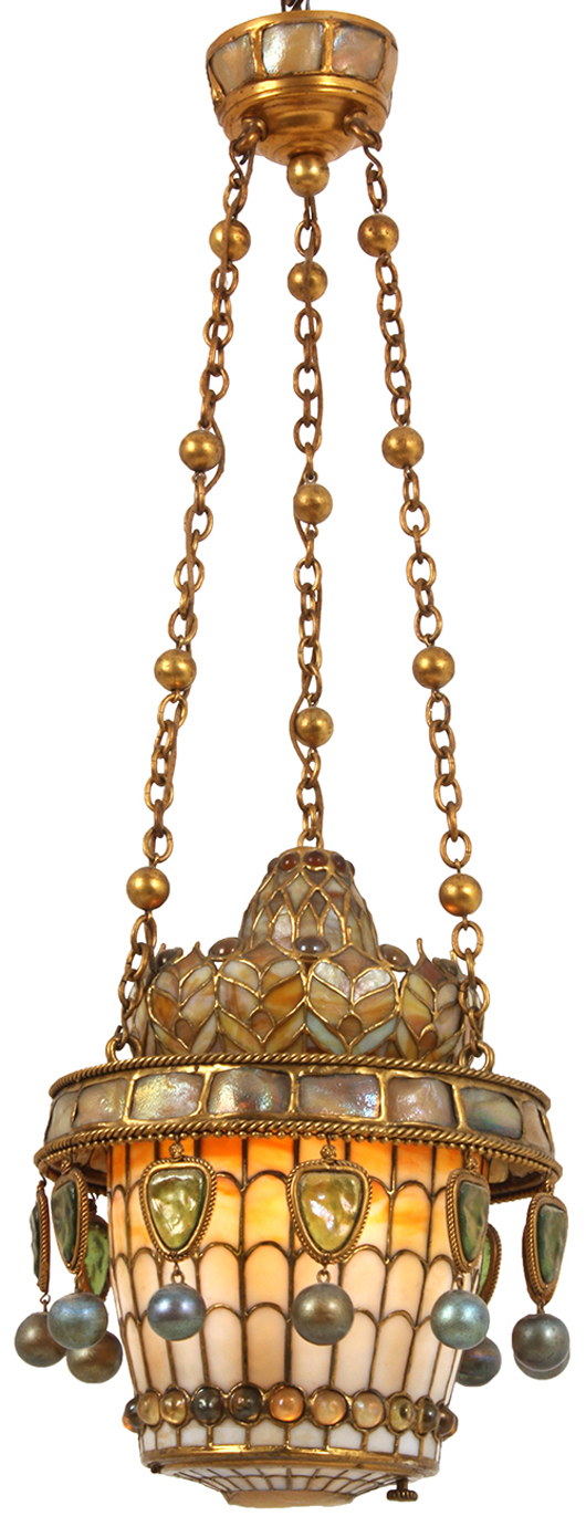 Tiffany hall lantern tops Fontaine’s $1.1M auction at $133,100
