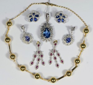 The sale will offer over 60 pieces of estate jewelry. Bunch Auctions image