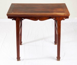 Small huanghuali altar table, 18th century. Price realized: $27,500. Oakridge Auction Gallery image