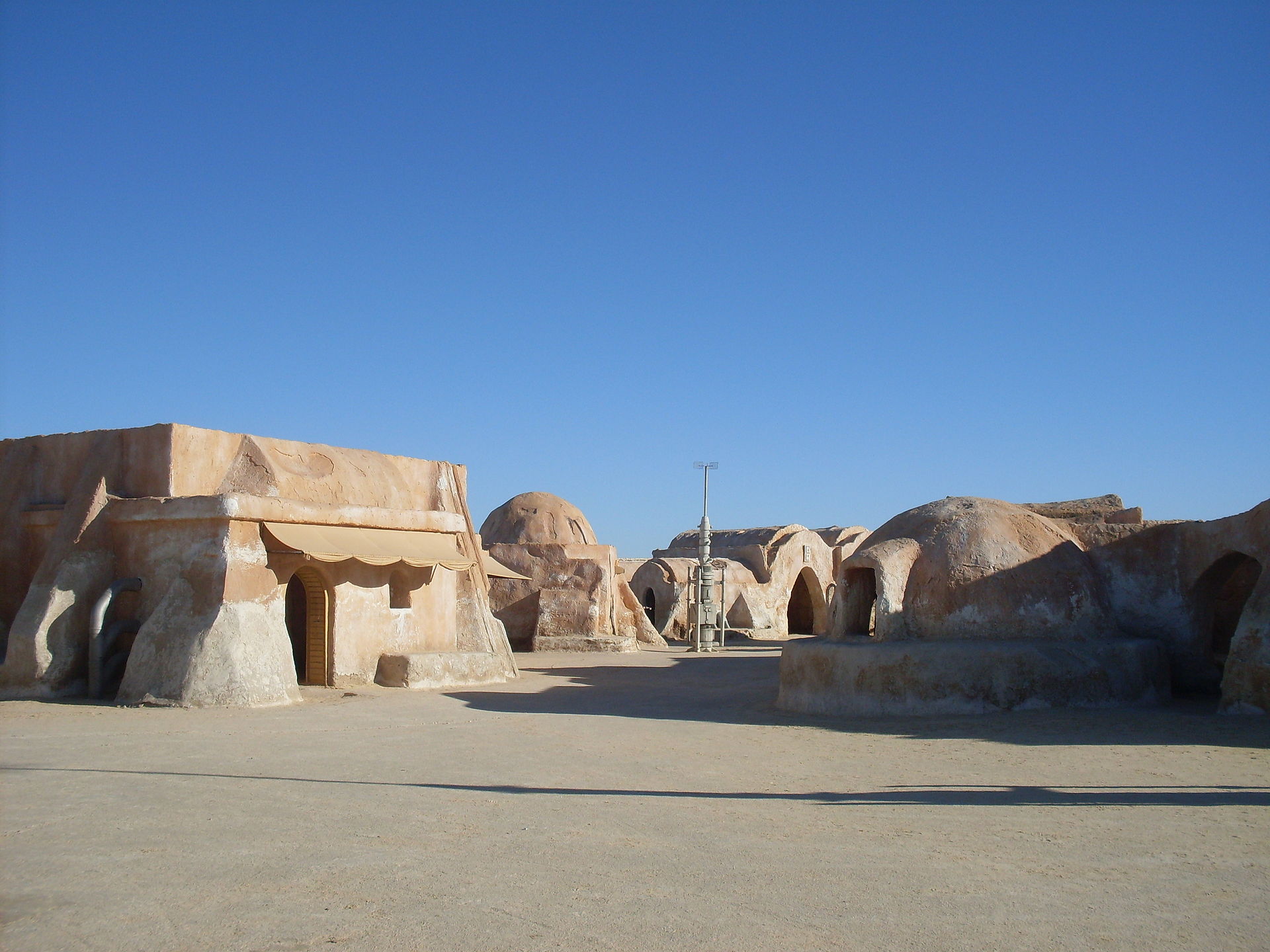 'Star Wars' filming location Mos Espa near Tozeur, Tunisia. Image courtesy of Wikimedia Commons