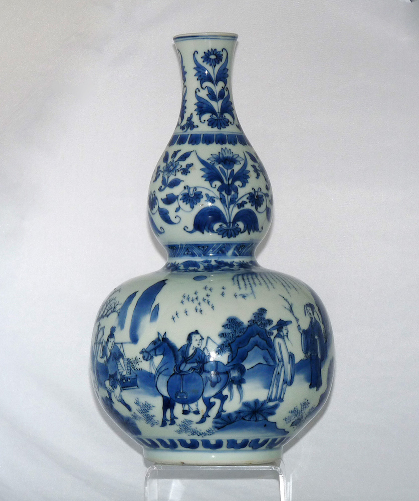 Catherine Hunt Oriental Ceramics will be showing this Chinese transitional double-gourd bottle vase at the Cotswolds Art and Antiques Dealers’ Fair, where it is priced at 13,500 pounds ($20,000). Image courtesy of Cotswolds Art and Antiques Dealers’ Fair. 