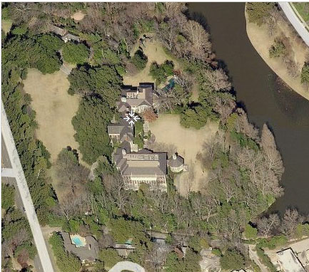 Aerial view of Harlan Crow's Preston Road mansion in Dallas. Image courtesy of Bing