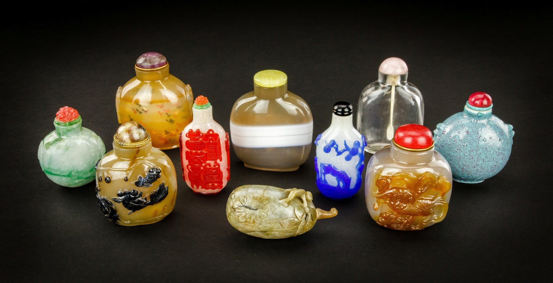 The auction will also feature a selection of 30 exquisite Chinese snuff bottles from the 18th and 19th centuries. Artingstall & Hind Auctoneers images