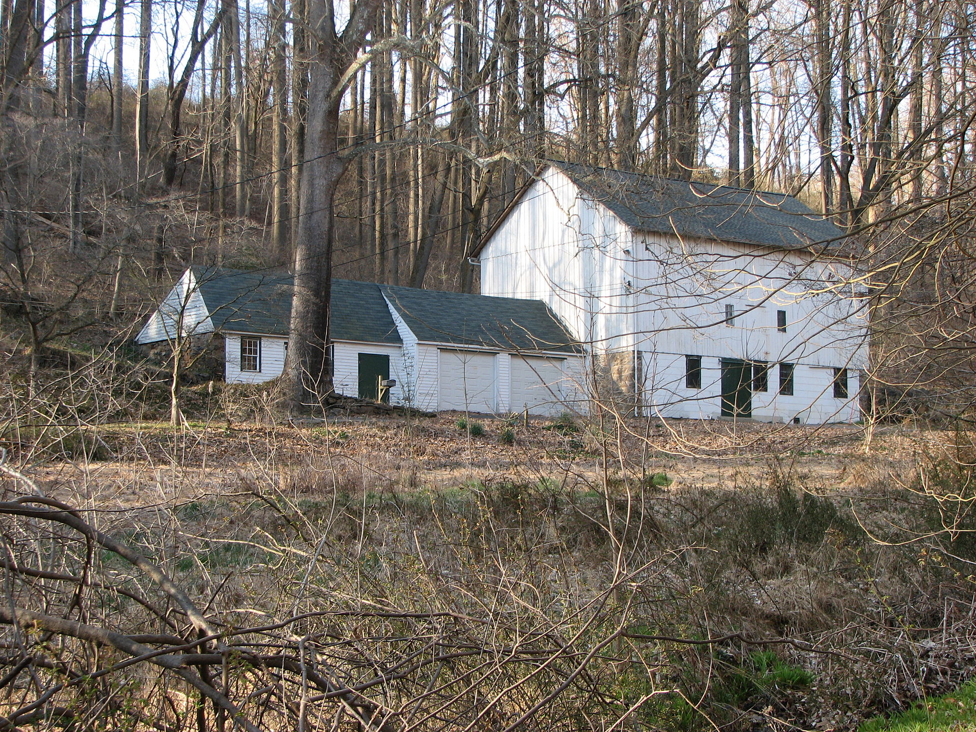 Barn at the historic John Carney Agricultural Complex at Greenville, New Castle County, Delaware. The building is listed on the National Register of Historic Places. Image by Choess.