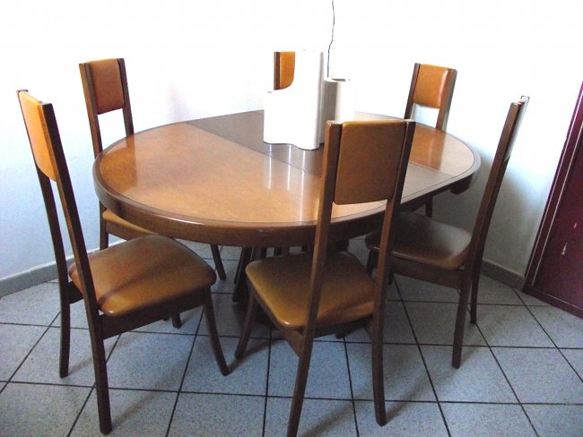 Extendable dining table, Programma S11, 1972, by Angelo Mangiarotti (est. €2,500-€3,000). Nova Ars Auction image