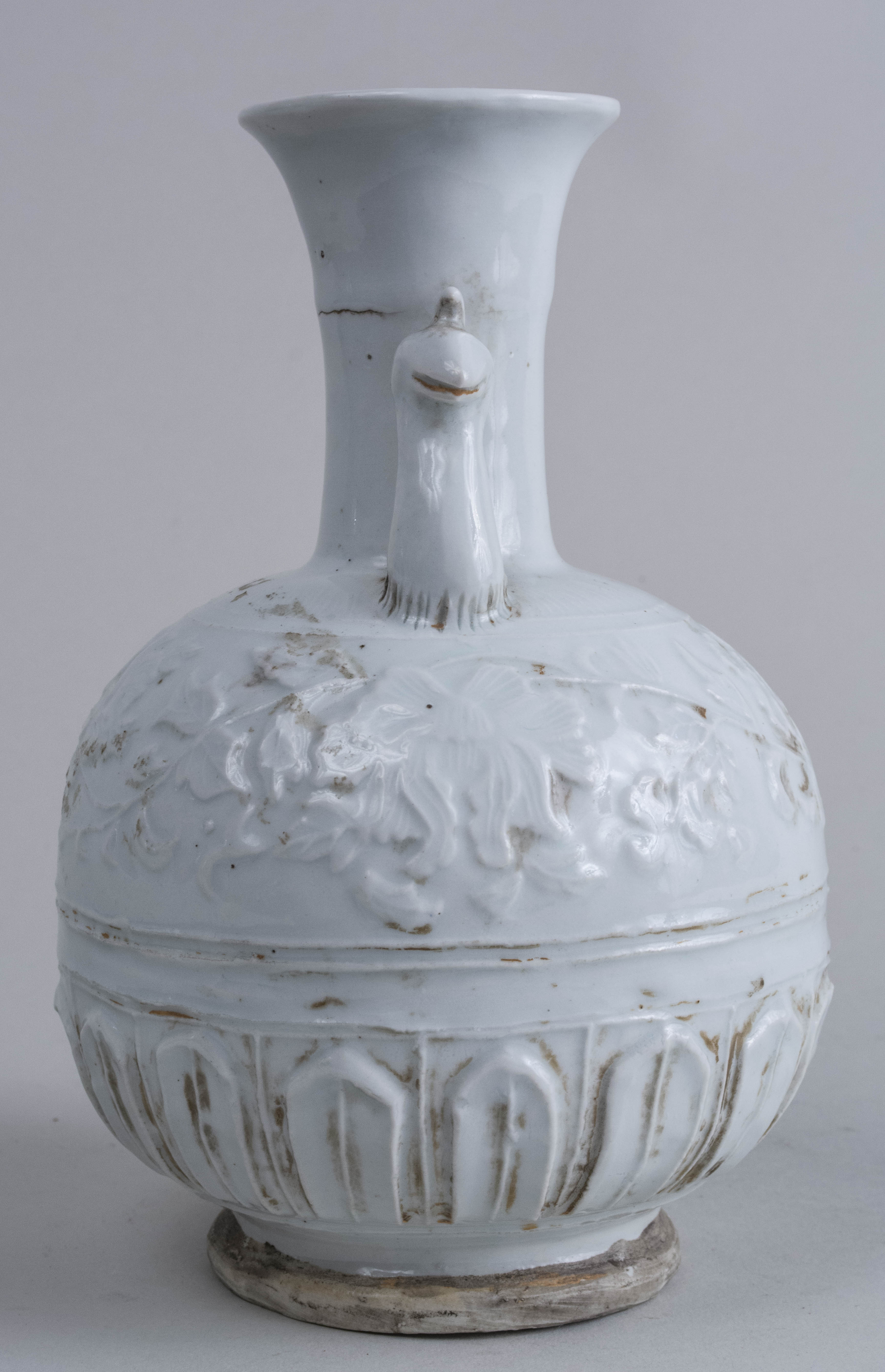 Chinese Song Dynasty vase, 8in (est. $40,000-$60,000). Capo Auction image