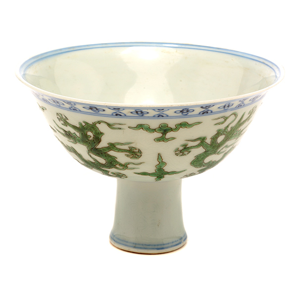This underglaze blue and Famille Verte stem bowl sold for $82,600. Michaan’s Auctions image