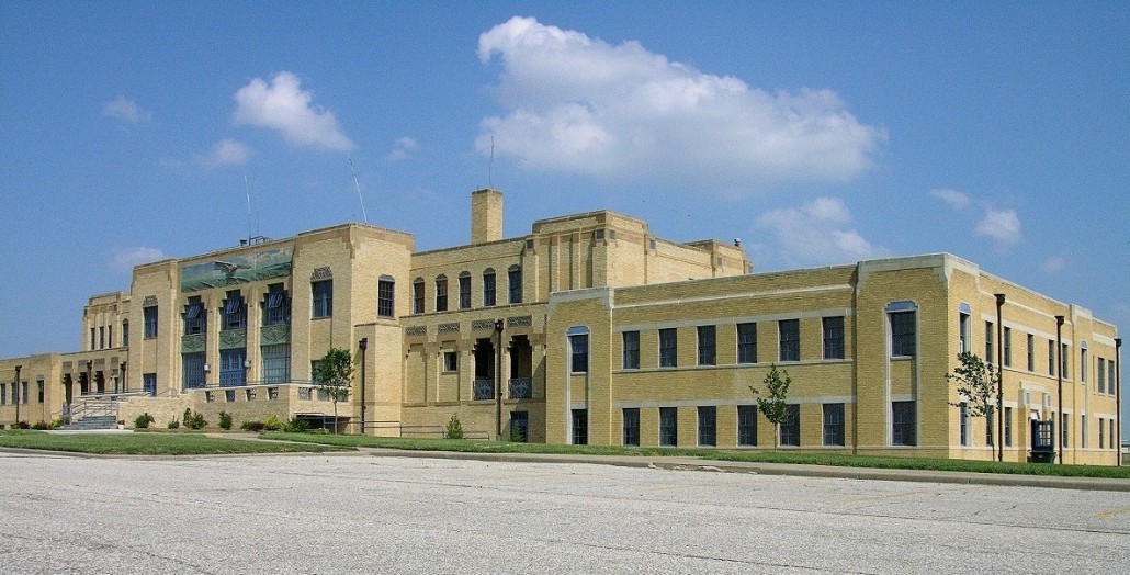 Designed by architect Glen Thomas, the Art Deco building, was the Wichita Municipal Airport terminal from 1935 to 1951. Image by David G. Keith. This file is licensed under the Creative Commons Attribution-Share Alike 3.0 Unported license.