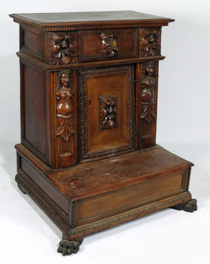 Carved walnut prie dieu, 16th/17th century. Estimated value: $1,000-$1,500). Capo Auction image