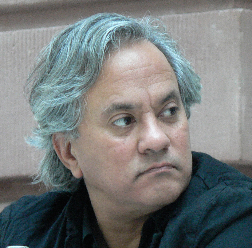 Anish Kapoor outraged at &#8216;plagiarism&#8217; of his sculpture in China