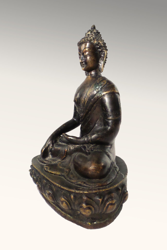 Chinese antique bronze Buddha. Roland Auctions image