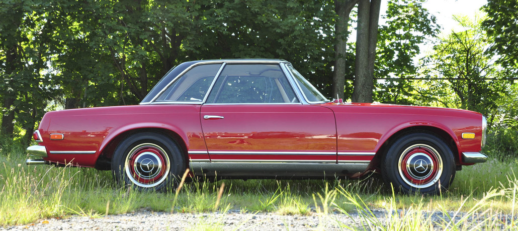 1966 Mercedes-Benz 230 SL Pagoda, estimate $75,000-$100,000