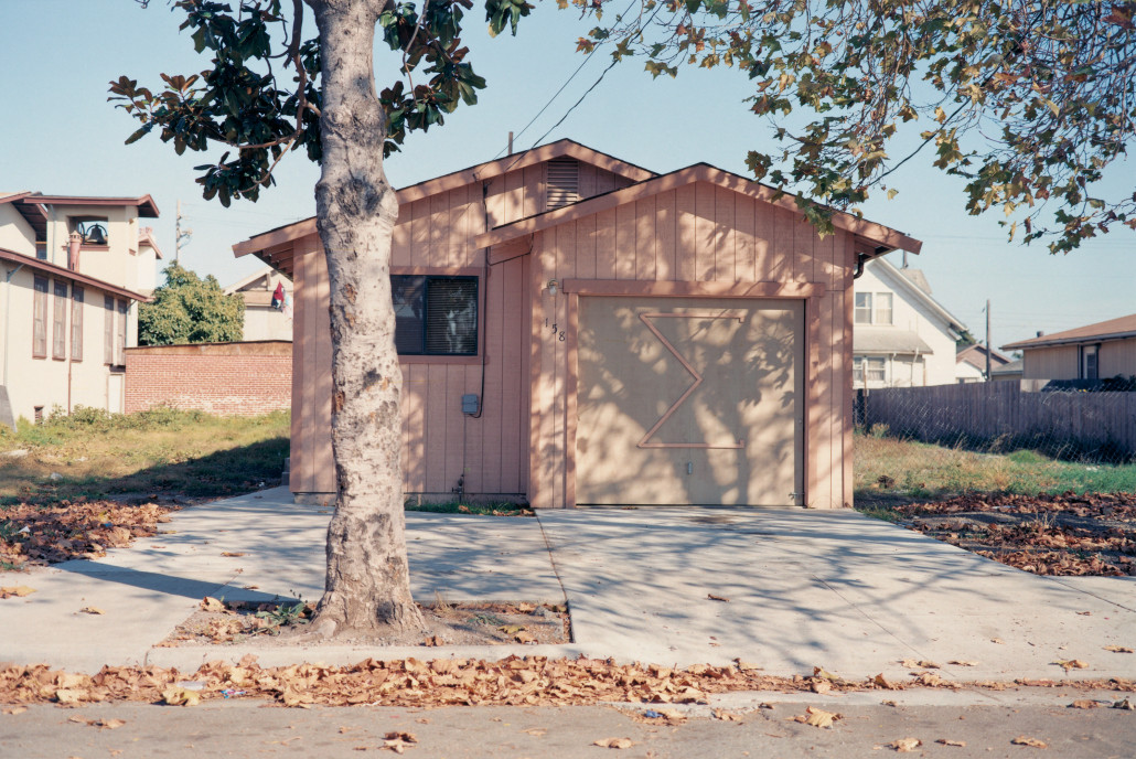 Henry Wessel, ‘Real Estate, No. 902719,’ 1990, chromogenic print, National Gallery of Art, Washington, Gift of David Knaus, in Honor of the 25th Anniversary of Photography at the National Gallery of Art