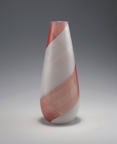Dino Martens for Aureliano Toso blown glass vase, model 5833, 14.8in. Estimate: 400-500 euros. Nova Arts image