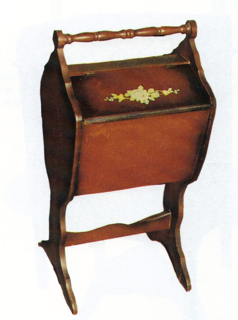 Priscilla, an early 1920s sewing stand. Swedberg photo
