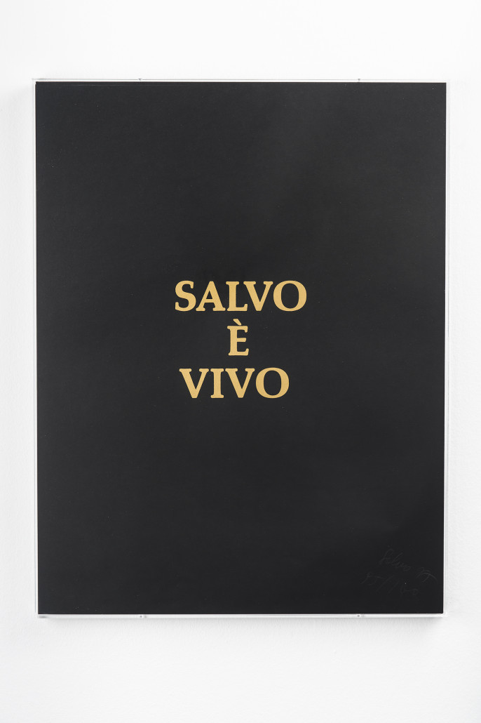 Salvo, ‘Salvo è vivo’, 1977, serigrafia su tavola, 65 x 50 cm, edizione di 100. Foto: Jan Windszus, Courtesy Mehdi Chouakri, Berlino