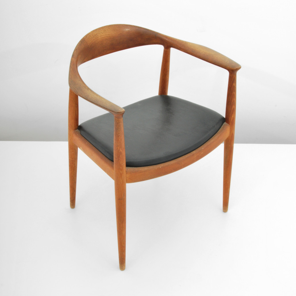 Wegner’s famous Round Chair, also known simply as ‘The Chair,’ was chosen for use at the first Kennedy-Nixon presidential debate. Palm Beach Modern Auctions image