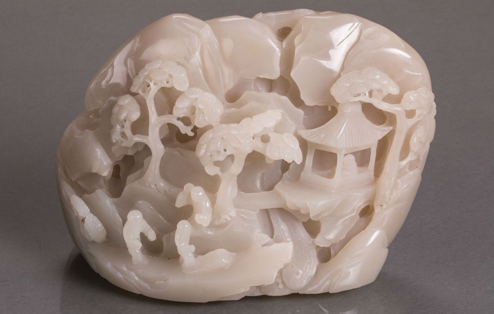 Lot 40 - Chinese carved white Hetian nephrite jade boulder. Gray's image