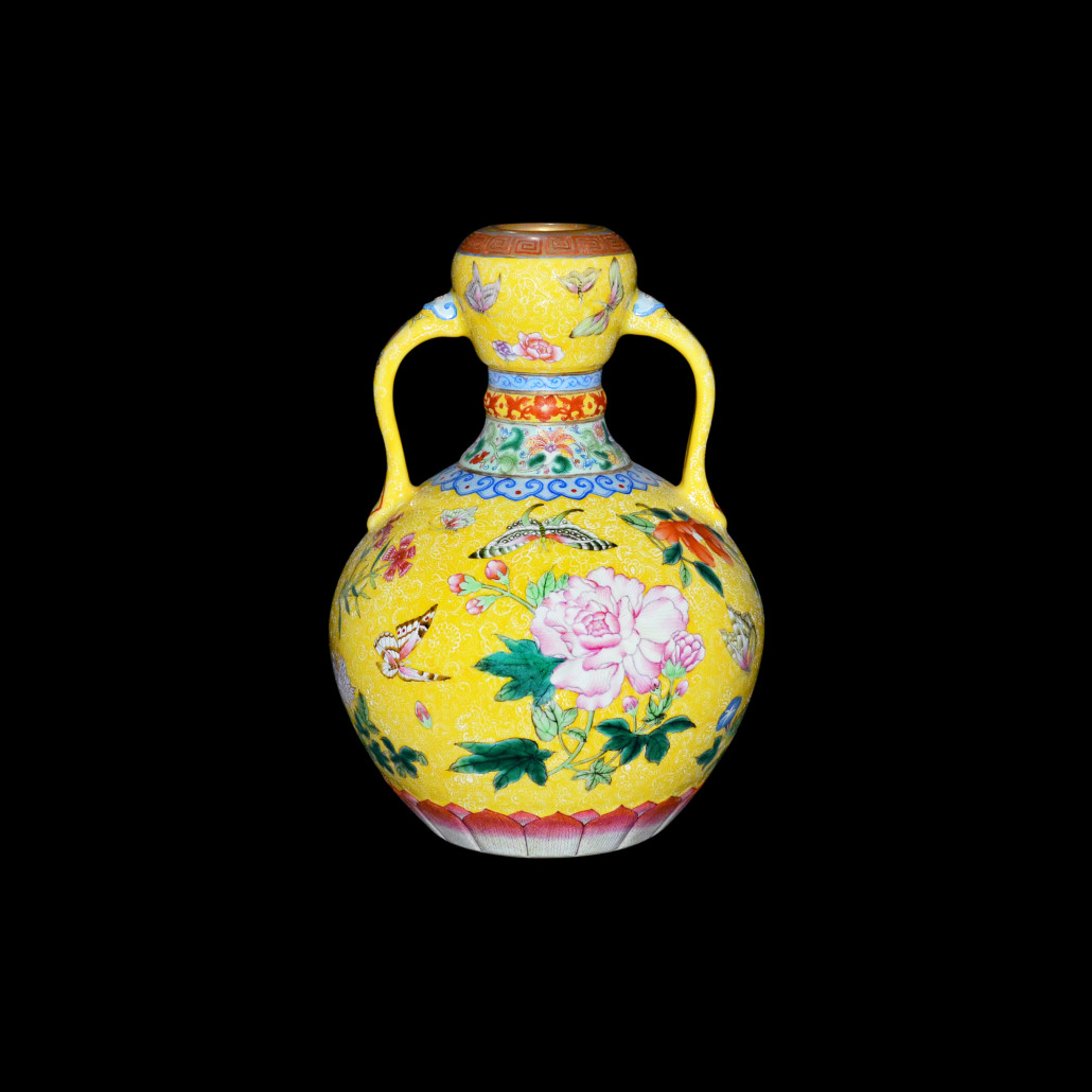 Lot 155 – Qing Dynasty yellow-ground famille vase decorated with masterful enameling and sgraffito. Value: $15 million. Gianguan Auctions image 