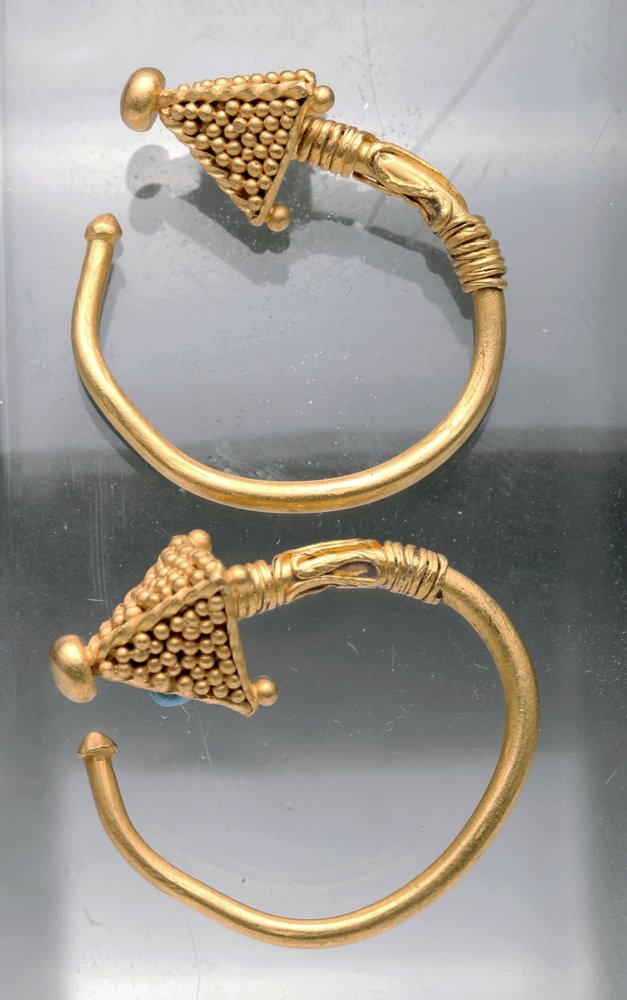 Viking 22K gold hoop earrings, northern Europe, 9th-12th century CE, est. $4,000-$6,000 