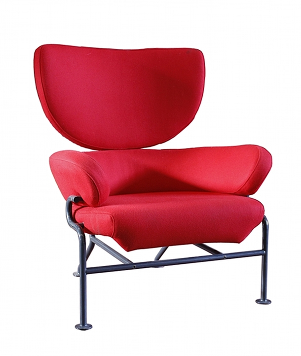 Franco Albini and Franca Helg PL 19 armchair of tubular metal with upholstered seat and back, produced by Poggi circa 1960. Estimate: €7,000-€8,000. Nova Ars image