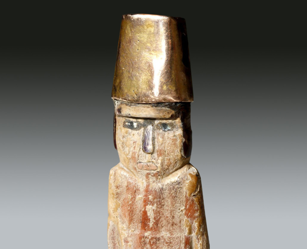 Pre-Columbian Nazca (Southern Peru) carved-shell figure of male amputee wearing solid-gold hat, circa 0-200 CE, est. $7,000-$10,000