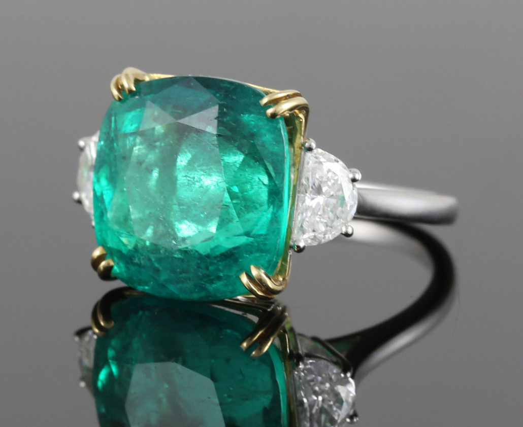Platinum, diamond and Columbian emerald ring. Estimate: $30,000-$50,000. Kaminski Auctions image