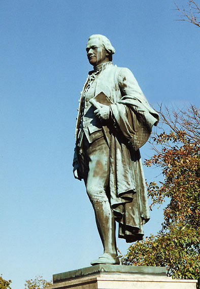 'Alexander Hamilton' (1905-06) by Franklin Simmons, Great Falls Overlook Park, Paterson, New Jersey. Image courtesy of Wikimedia Commons