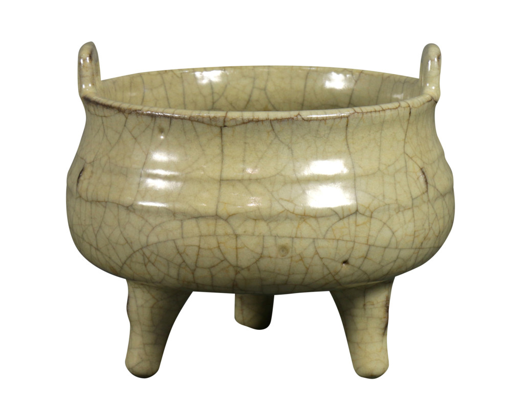 Expected to achieve $1,500, this Chinese Ge-type censer earned $8,470. Clars Auction Gallery image
