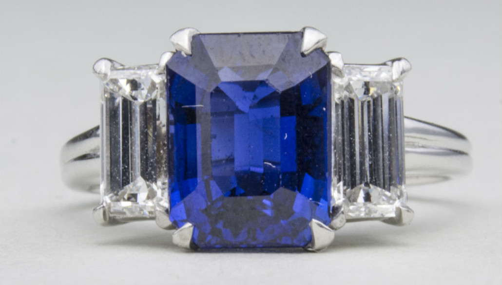 Oscar Heyman sapphire and diamond ring, platinum and 18K white gold. Estimate: $8,000-$12,000. Capo Auction image
