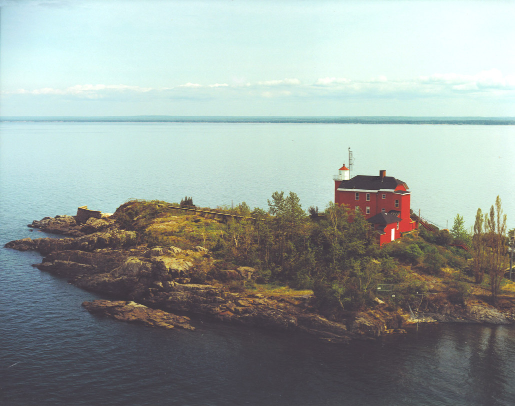 Marquette Lighthouse on Lake Superior at Marquette, Michigan. Image courtesy of Wikimedia Commons