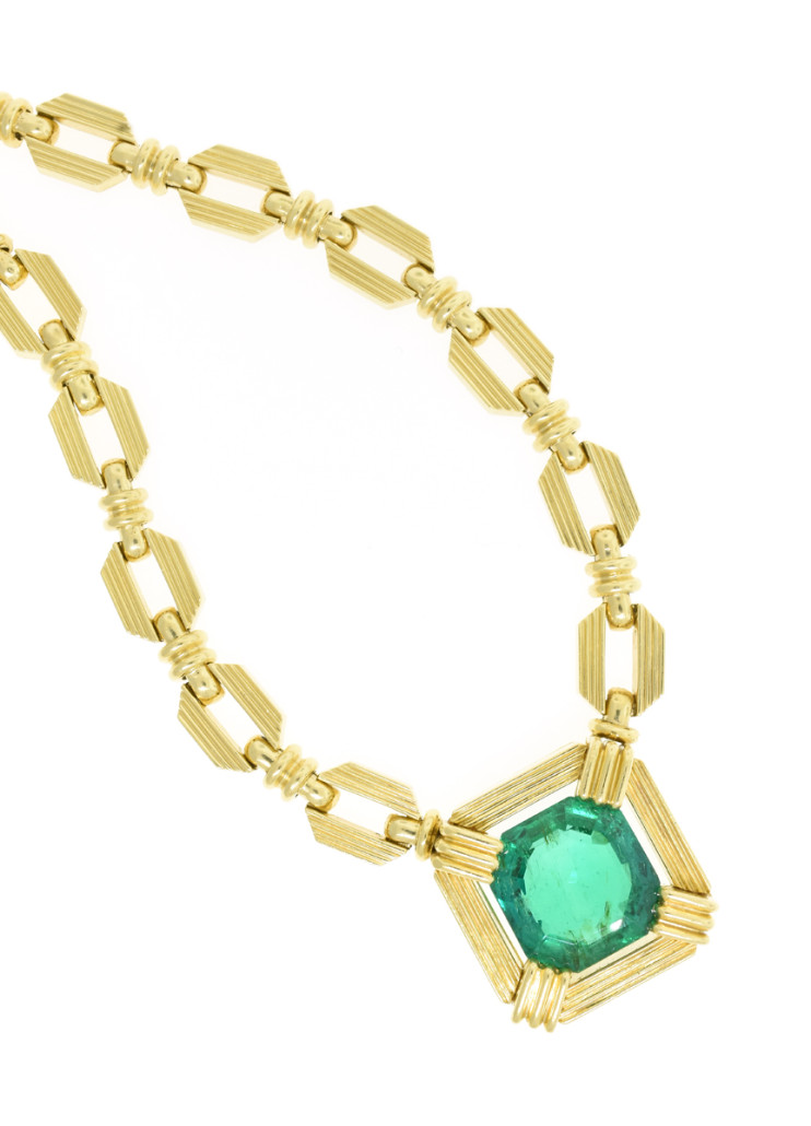 Matching 18K yellow gold and emerald Henry Dunay signed necklace. Price realized $65,000. Simpson Galleries image
