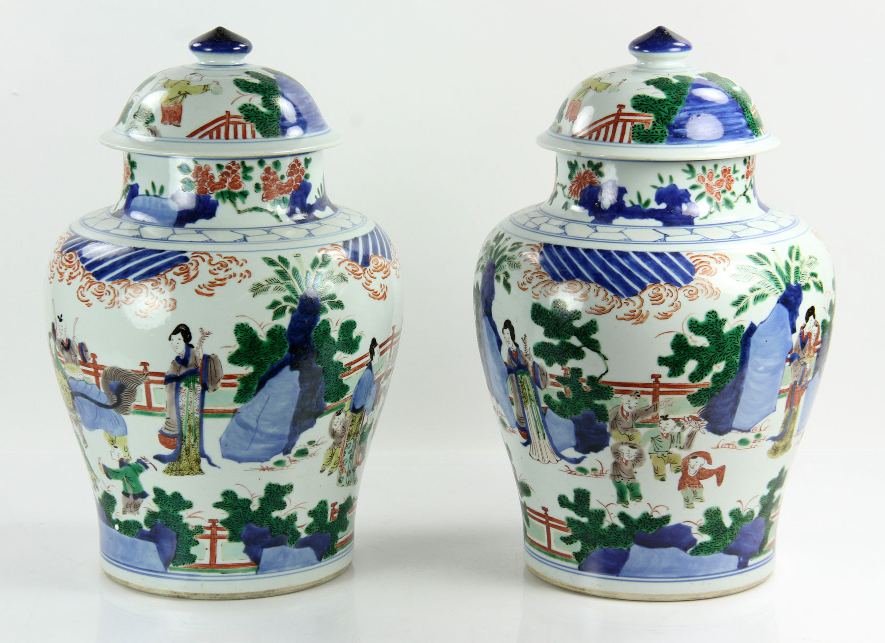 Pair of Chinese Kangxi period Famille Rose temple jars. Kaminski Auctions image