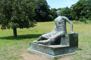 Henry Moore sculpture is returning to London&#8217;s East End
