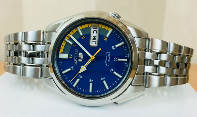 Luxury is key to designer wristwatch auction Jan. 31