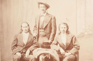 Photo of Wild West legends lassos $15,600 at Cowan’s auction
