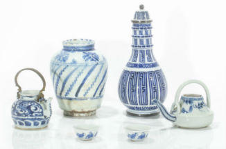 La Cornue range, Asian porcelain place 1-2 at Andrew Jones sale