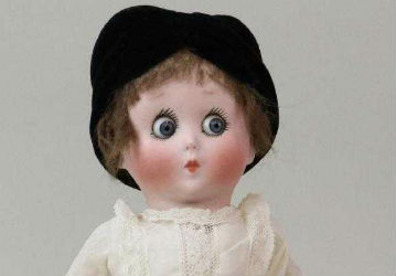Long awaited googly-eyed doll achieves $22,800 at Alderfer Auction