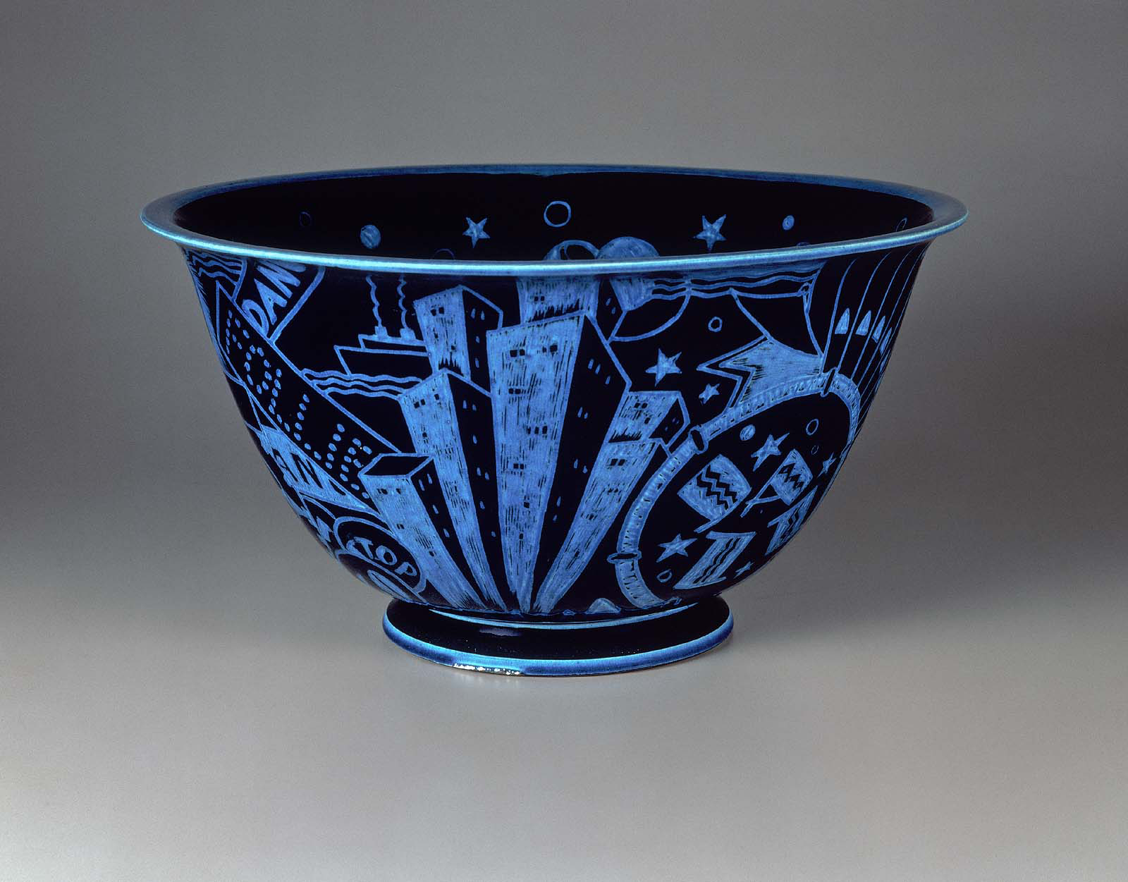 Viktor Schreckengost, Jazz bowl, 1930-31. Glazed porcelain. Museum of Fine Arts, Boston, The John Axelrod Collection. Courtesy of the MFA