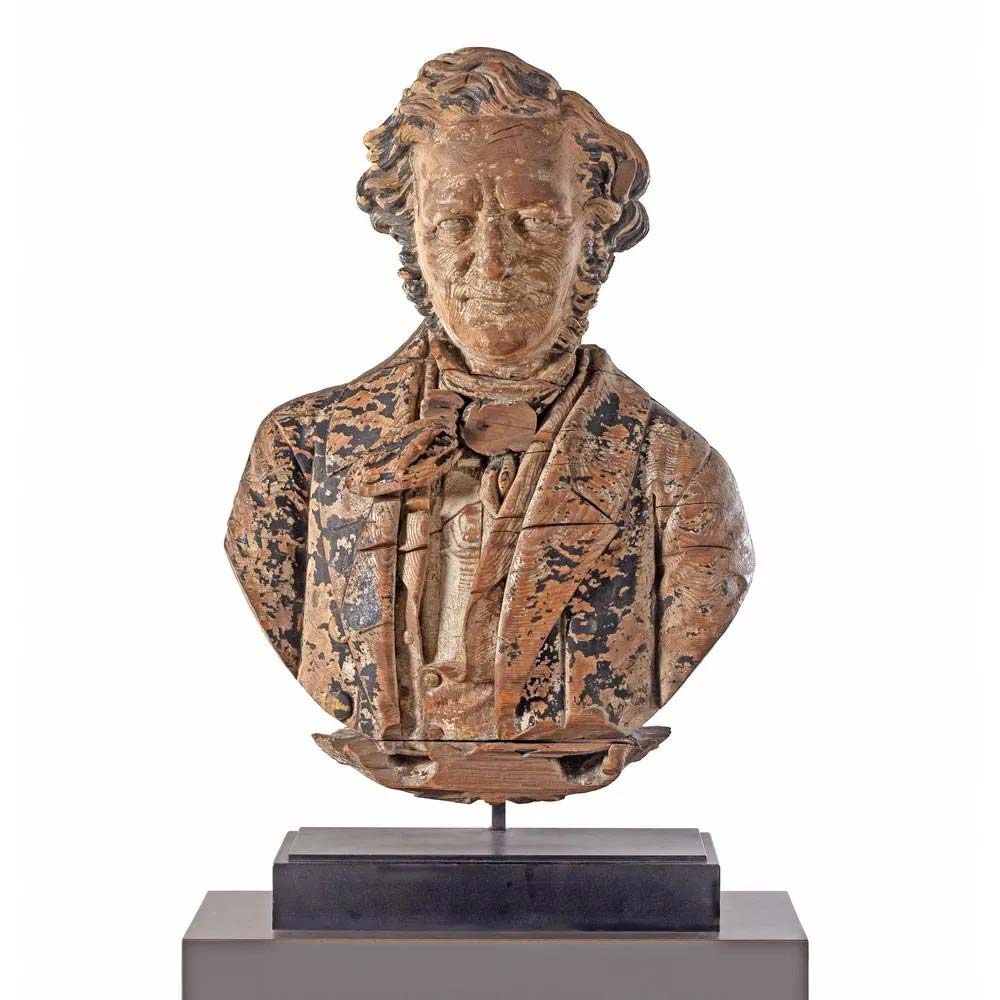 Pine sternboard bust of Daniel Webster, $15,000. Image courtesy Cowan's and LiveAuctioneers.com