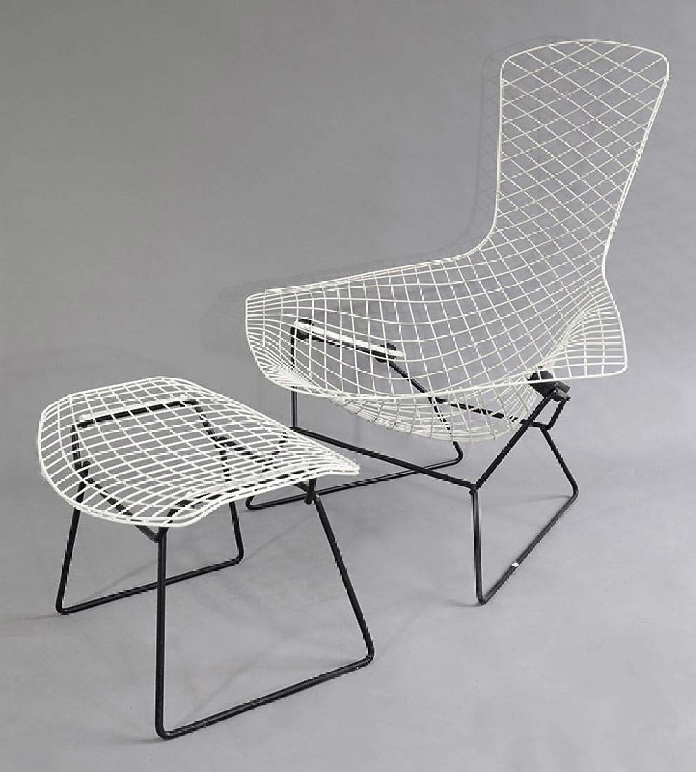 A study in form, space and function is Harry Bertoia’s Bird armchair with stool, each in plastic coated metal wire, that took $14,959 plus buyer’s premium in November 2018 at Kunst & Design Auktionshaus. Photo courtesy of Kunst & Design Auktionshaus and LiveAuctioneers