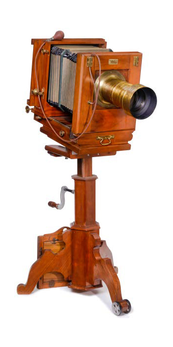 Salon camera with Häring lens, 1864, $2,000-$2,700