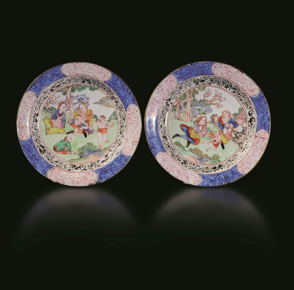 This pair of Qing dynasty enameled plates with European-style figures and floral decoration sold for $3,294 plus the buyer’s premium in November 2020 at Cambi Casa D’Aste. Photo courtesy of Cambi Casa D’Aste and LiveAuctioneers.