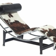 A contemporary version of the LC4 long chaise lounge earned $5,000 plus the buyer’s premium in June 2021 at Doyle New York. Image courtesy of Doyle New York and LiveAuctioneers.