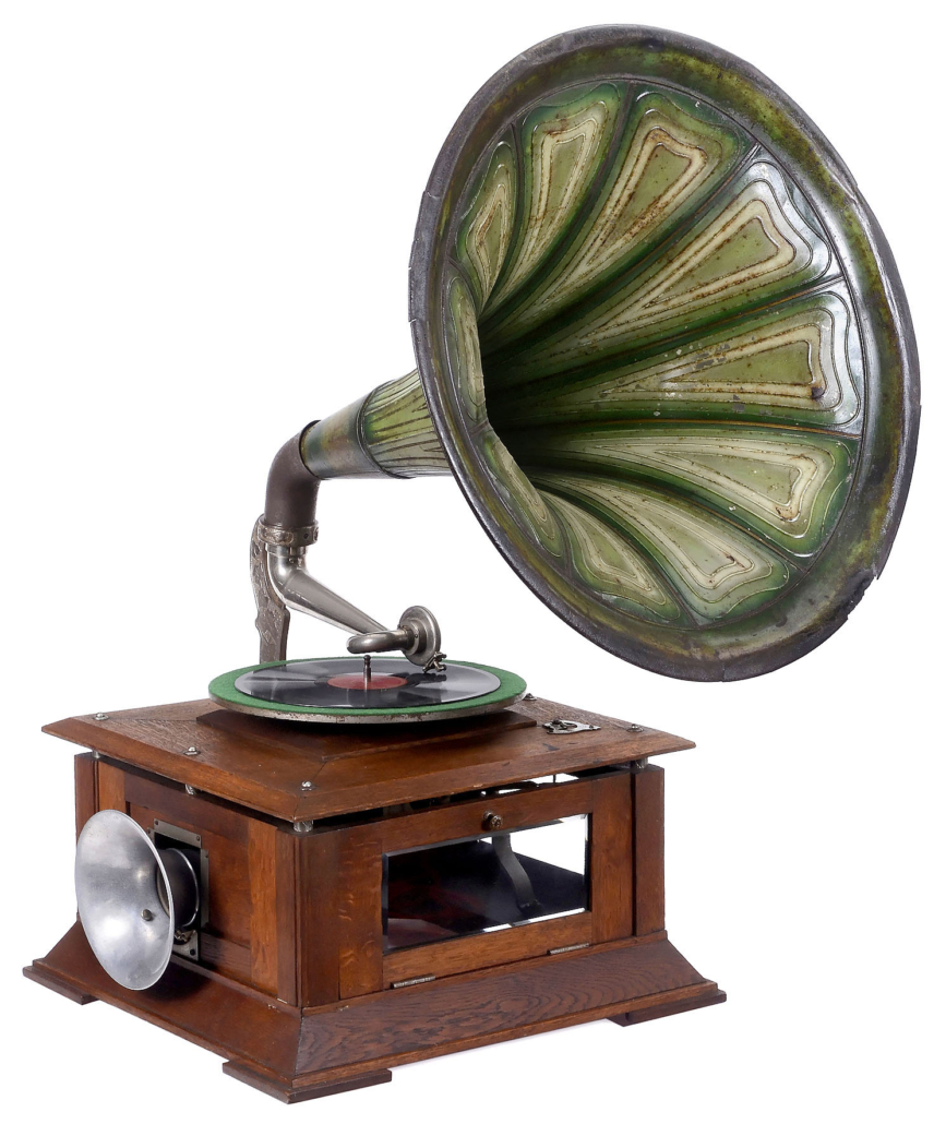 1907 Maestrophone Hot-Air Engine horn gramophone, est. €10,000-€12,000