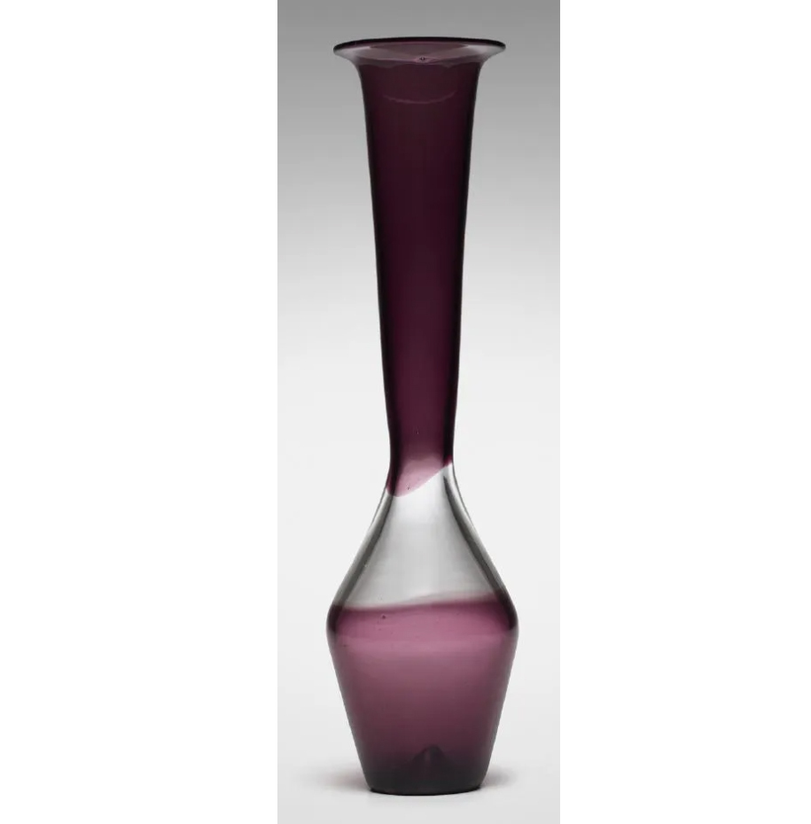 A Celebes vase realized $18,000 plus the buyer’s premium in May 2017 at at Wright. Image courtesy of Wright and LiveAuctioneers.