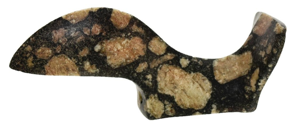 A Vermont porphyry birdstone attained $280,000 plus the buyer’s premium in February 2020 at Tony Putty Artifacts. Image courtesy of Tony Putty Artifacts and LiveAuctioneers.