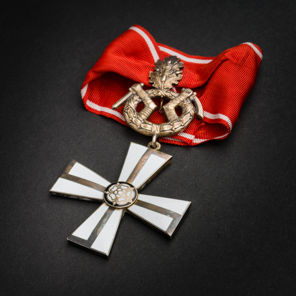 Cross 1st class with Oak Leaves of the Finnish Order of the Cross of Liberty, est. €1,000-€2,000