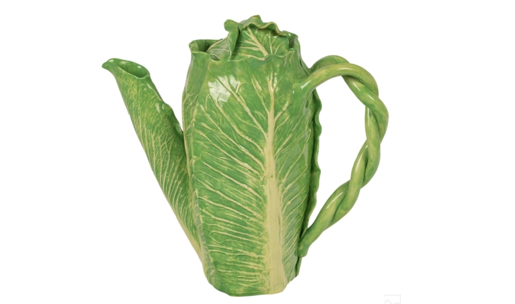 A 26-piece Dodie Thayer lettuce ware dinner and tea service, which included a tall pitcher, achieved $3,500 plus the buyer’s premium in April 2021. Image courtesy of Hill Auction Gallery and LiveAuctioneers